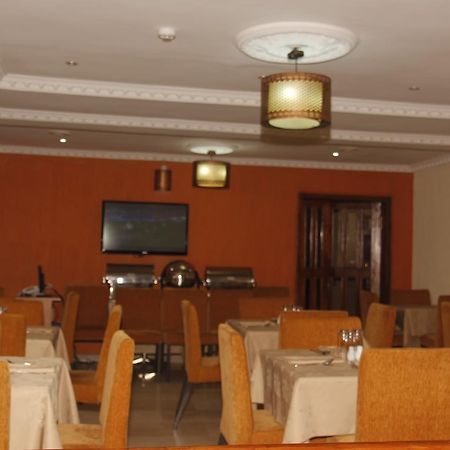 Crown Cottage Hotel Ikeja Dış mekan fotoğraf