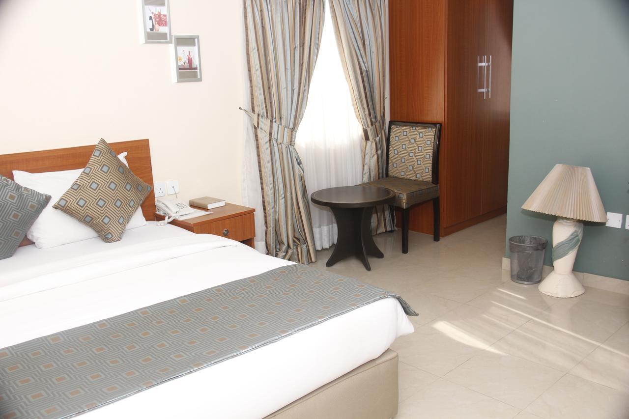 Crown Cottage Hotel Ikeja Dış mekan fotoğraf