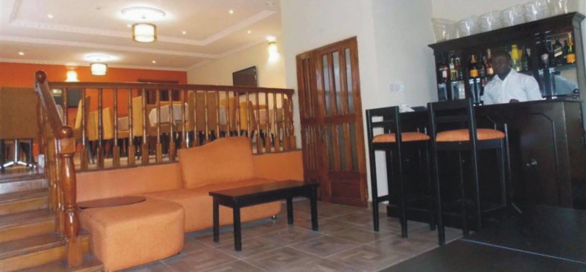 Crown Cottage Hotel Ikeja Dış mekan fotoğraf